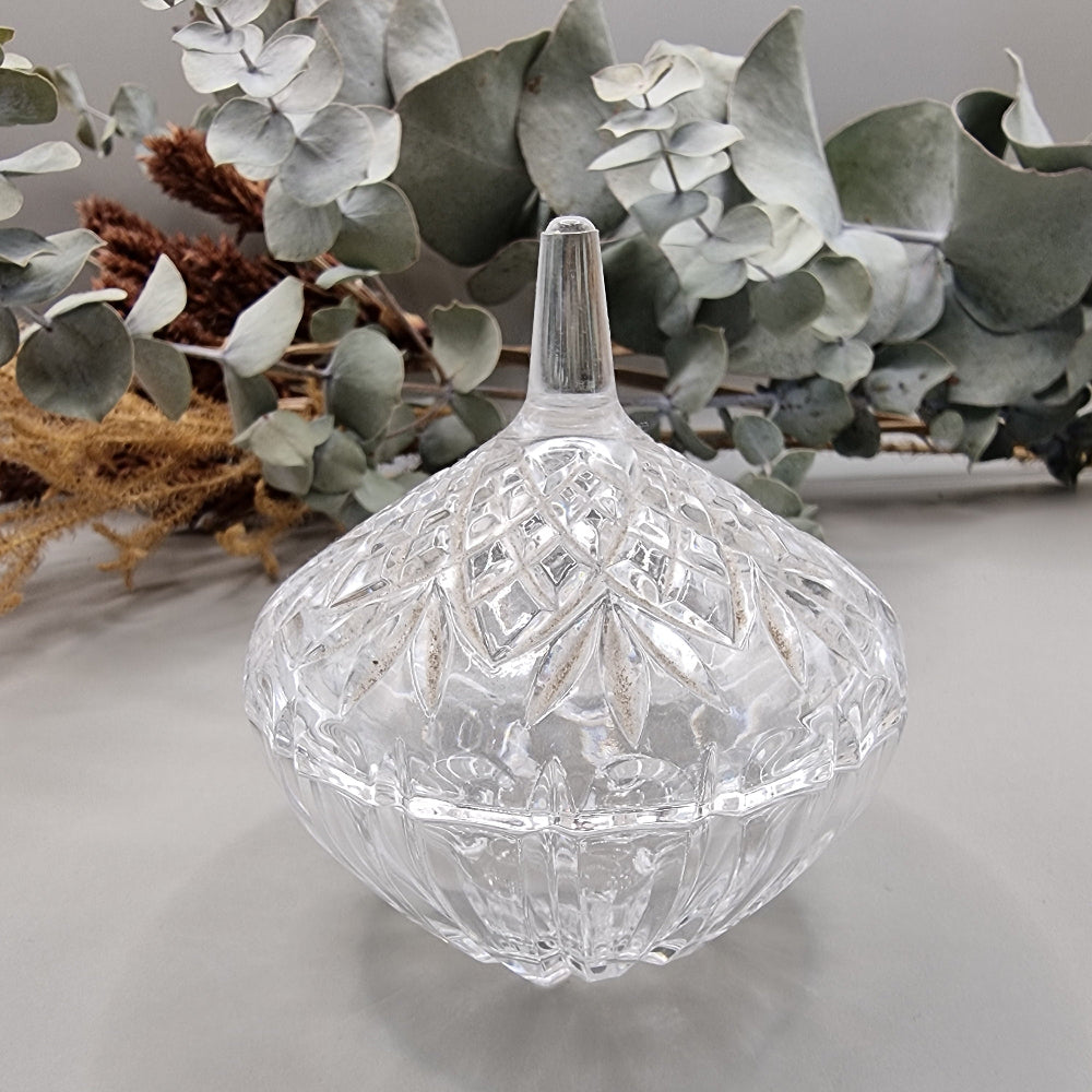 Vintage Cristal D'Arques footed trinket dish with lid and leaf pattern.