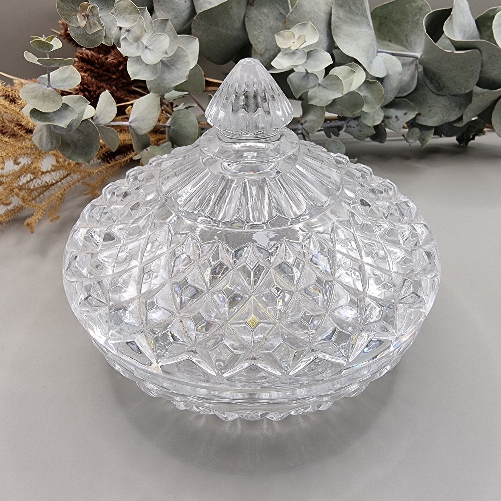Vintage Cristal D'Arques diamond cut bonbon or trinket dish with faceted lid.