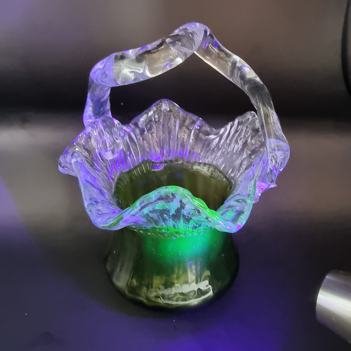 Art glass basket with uranium glow