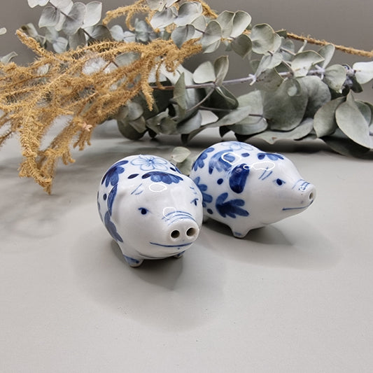 Vintage blue and white salt n pepper shakers
