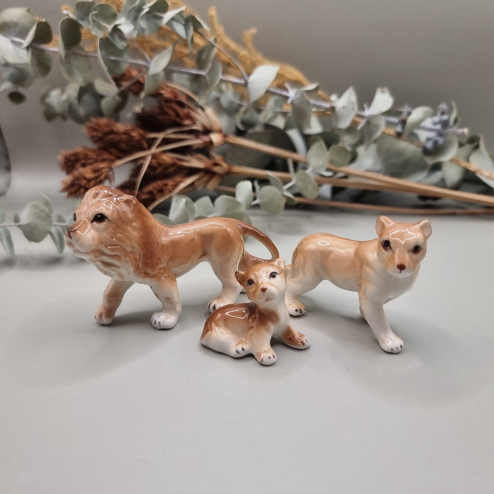 Vintage Japanese porcelain miniature lion set