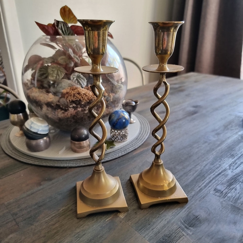 Measures approx 12 x 11 x 13 cm
Shipping is calculated at checkout, enter your address to see rates.
Add multiple items for combined shipping rates.
DM us if you would like to start an Open Box.
