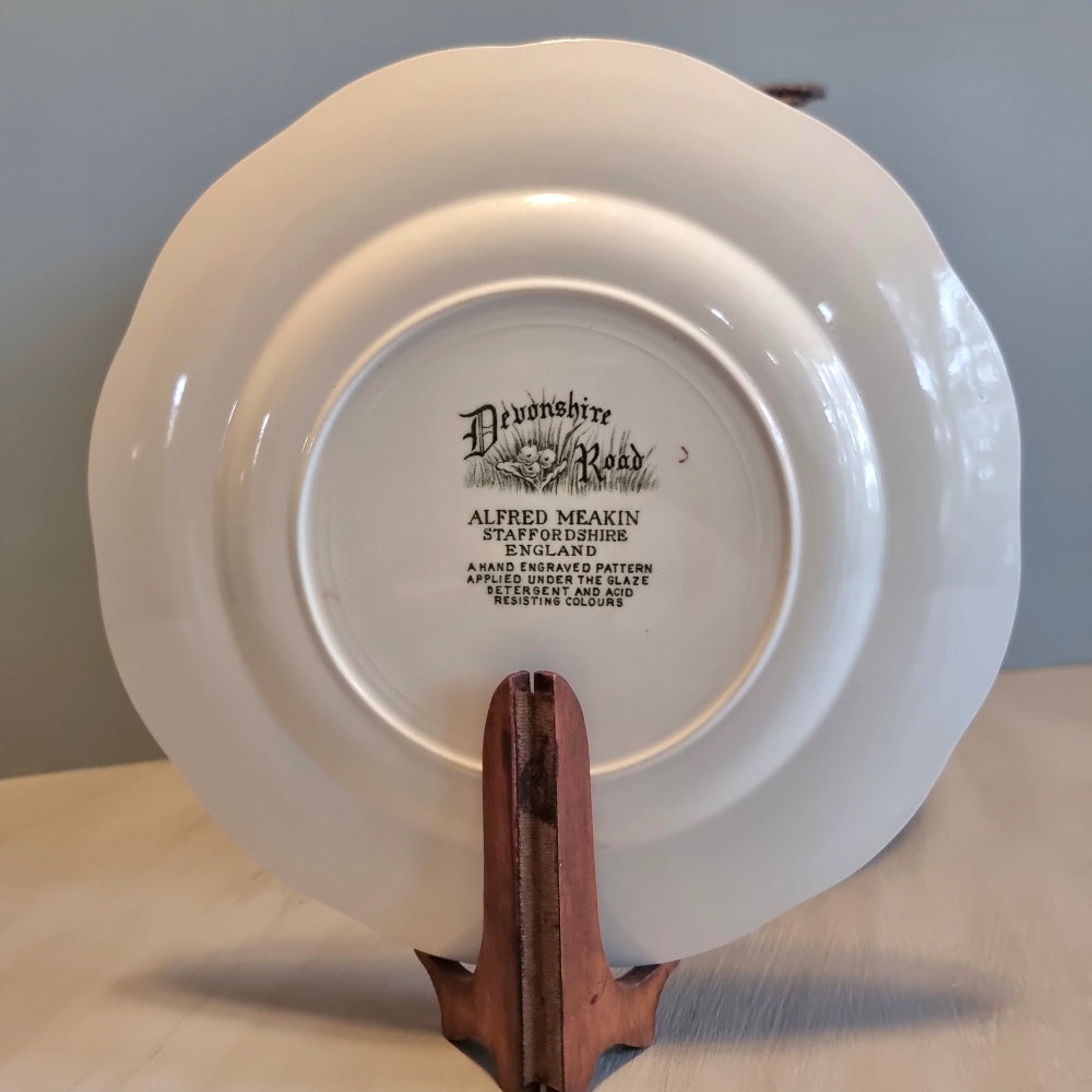 intage Alfred Meakin Devonshire Road dinner plate with hand engraved countryside stagecoach scene