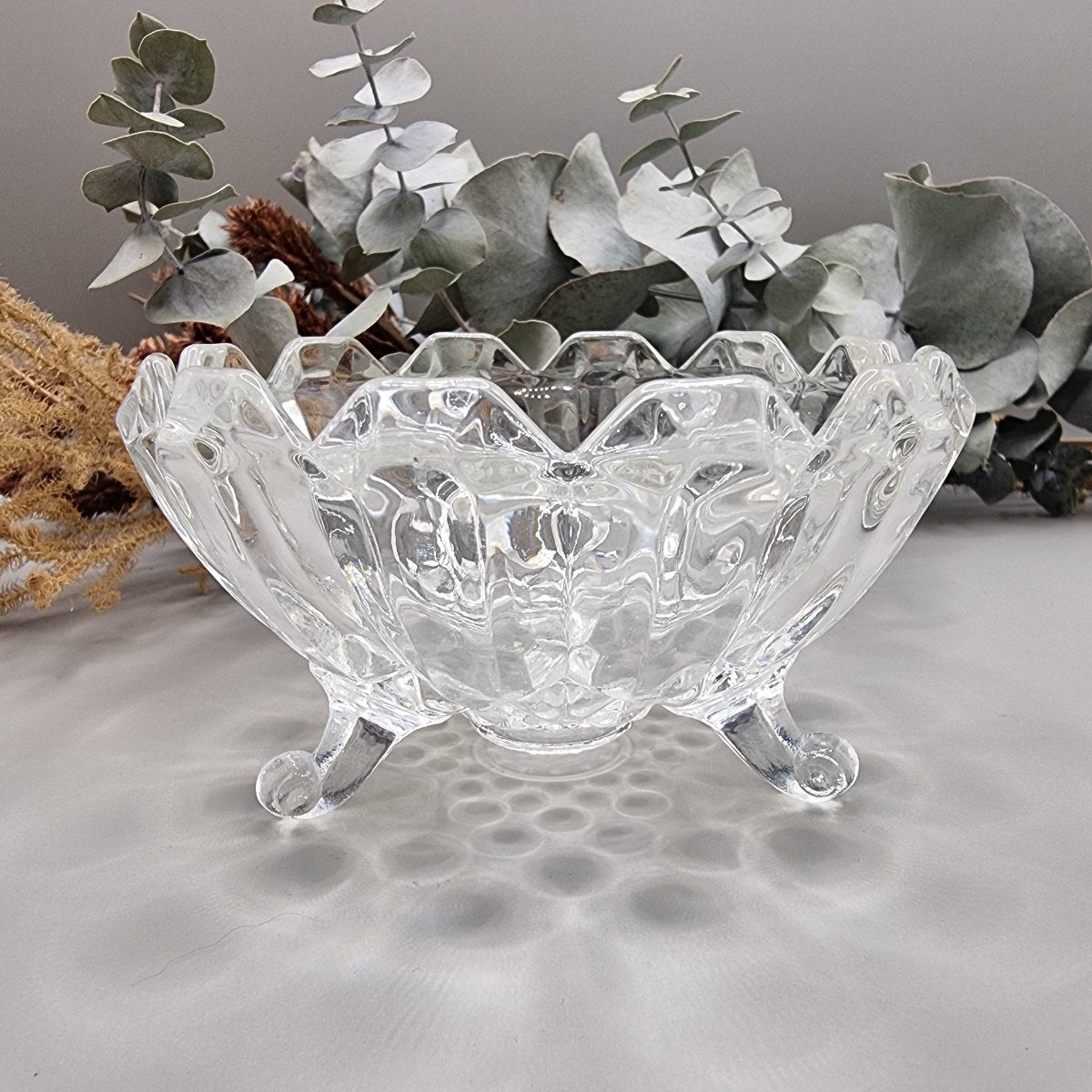 Vintage glass bowl with legs 12cm
