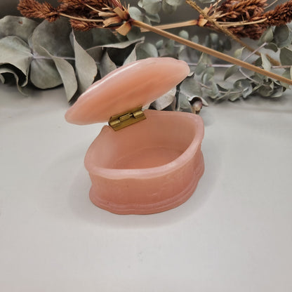 Pink vintage Marlestone trinket box with white classical cameo scene and hinged lid, made in New Zealand.