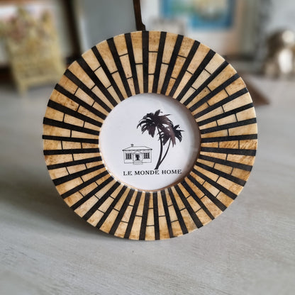 Round bone and black inlay photo frame by Le Monde Home