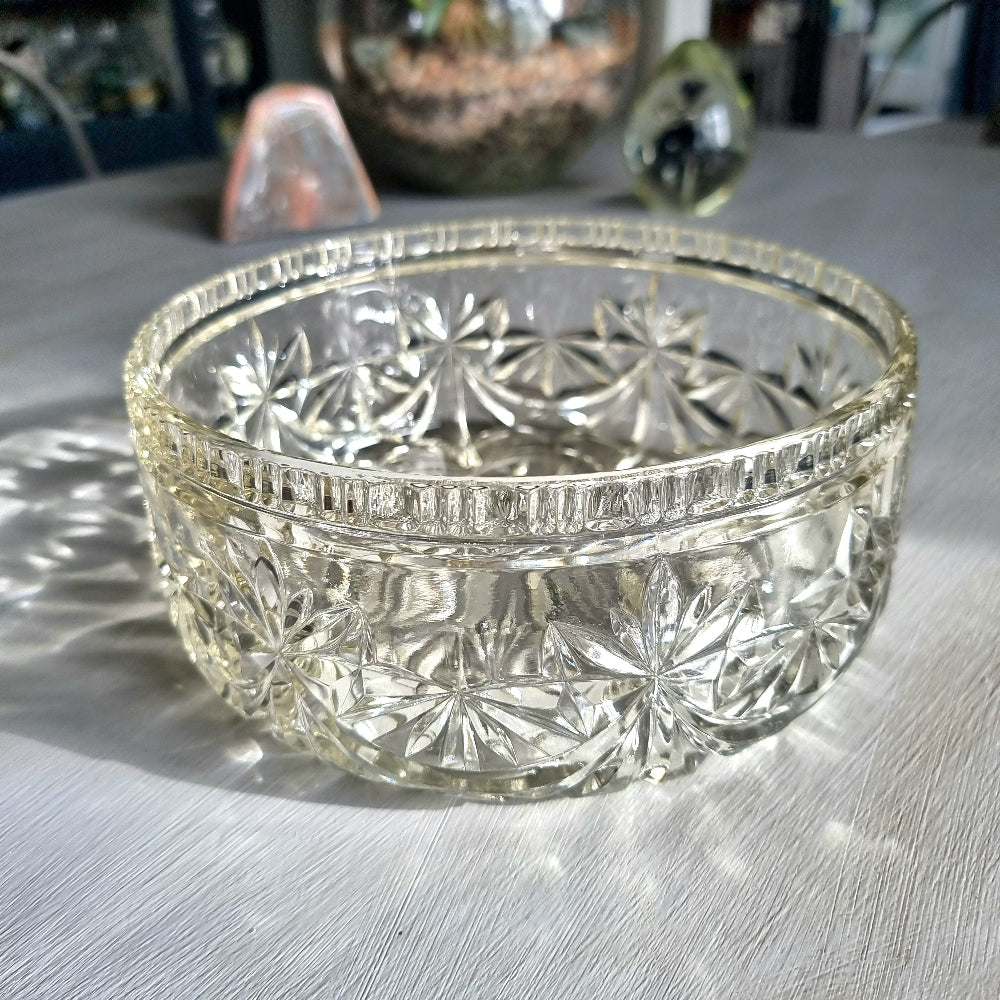 Large heavy vintage cut crystal bowl with pinwheel and starburst pattern