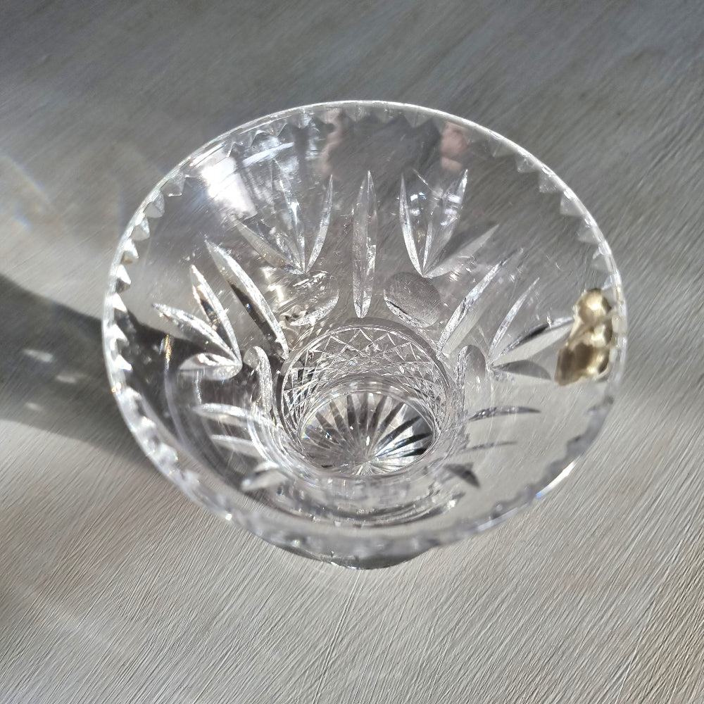 Rare Harbridge English crystal vase with hourglass shape, diamond crosshatch pattern and V-cut hobnail rim