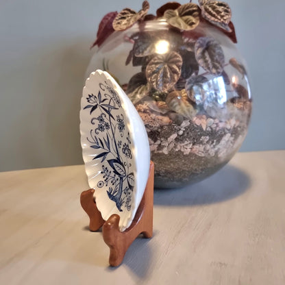 Vintage J&G Meakin Nordic pattern saucer dish with scalloped edge and blue white botanical floral design, Made in England