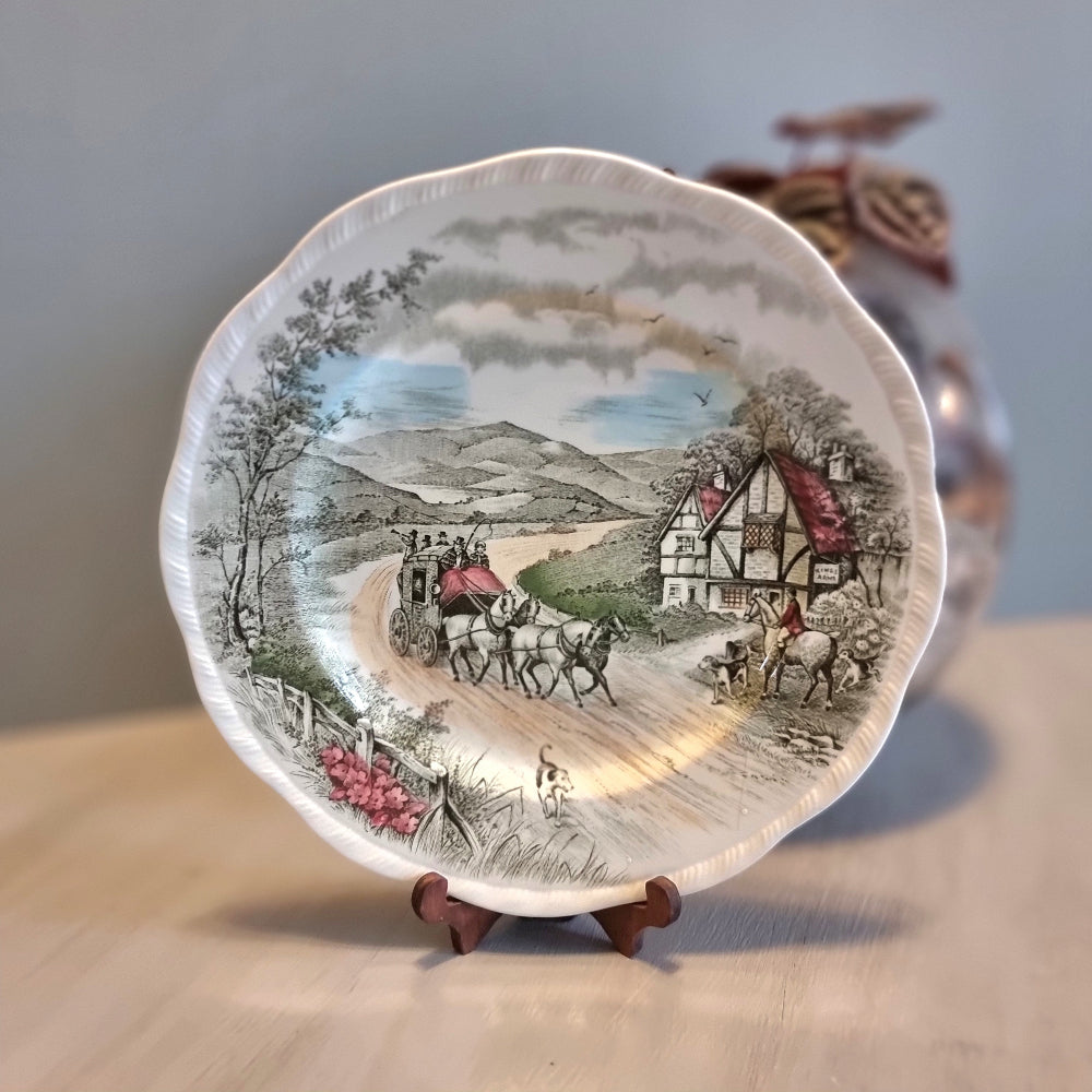 intage Alfred Meakin Devonshire Road dinner plate with hand engraved countryside stagecoach scene