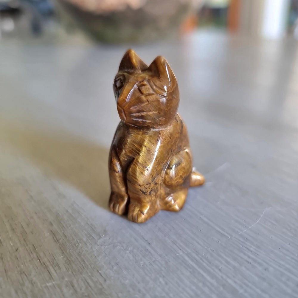 Carved tiger's eye gemstone cat figurine