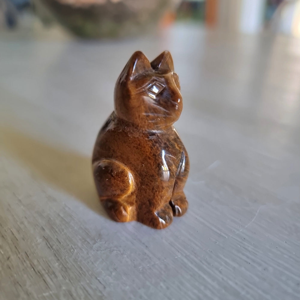 Carved tiger's eye gemstone cat figurine