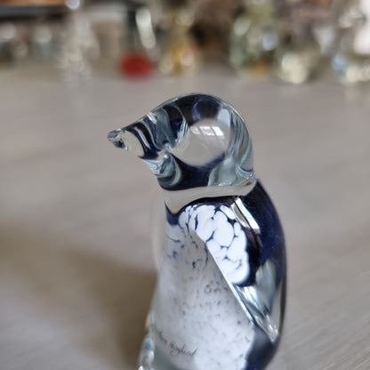 Hoglund art glass penguin, signed, small chip to beak