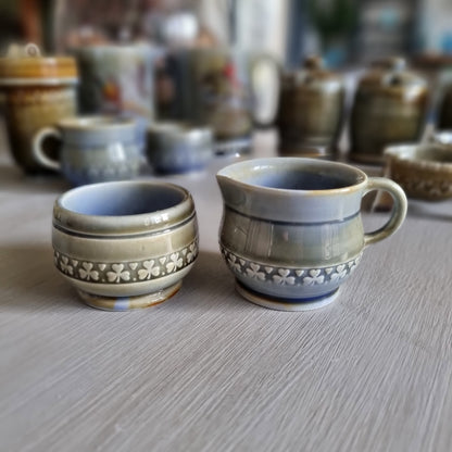 Second Wade Irish porcelain cream jug and sugar bowl duo with blue glaze and shamrock bands