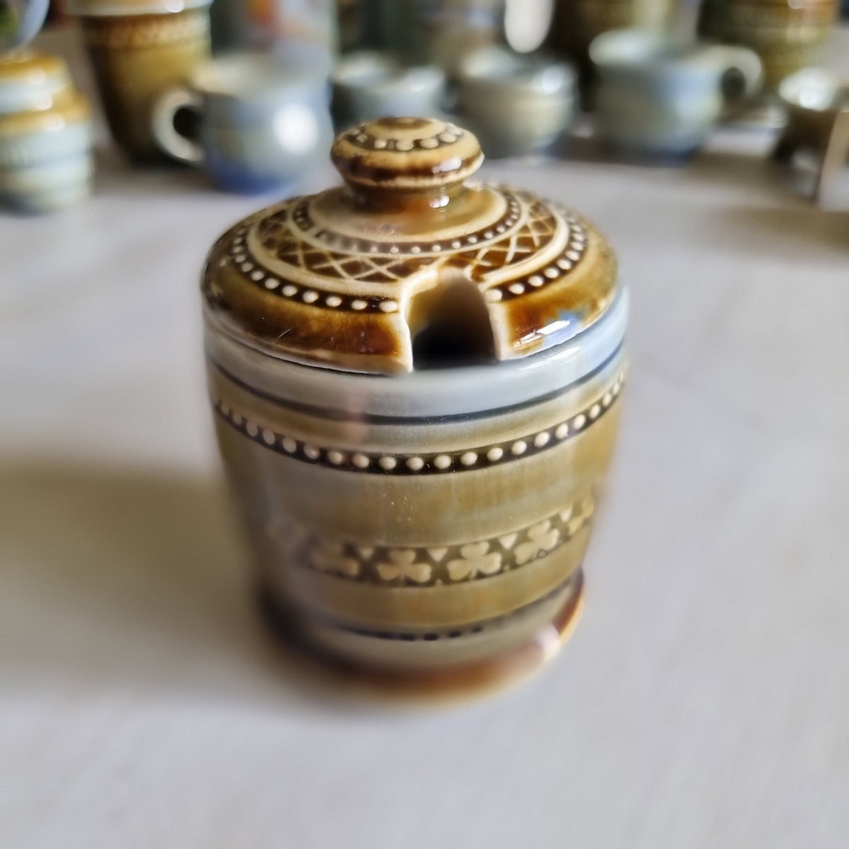 Vintage Wade Irish porcelain lidded mustard pot with shamrock pattern, SKU 948-Inside